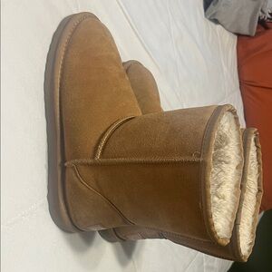 UGG Chestnut Suede Classic Short Booties